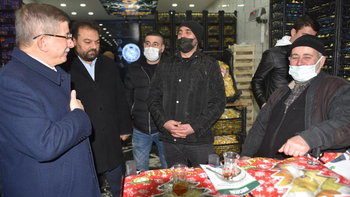 Davutoğlu, hal esnafının dertlerini dinledi: Kral çıplak! Bu iktidarla geçim olmaz!