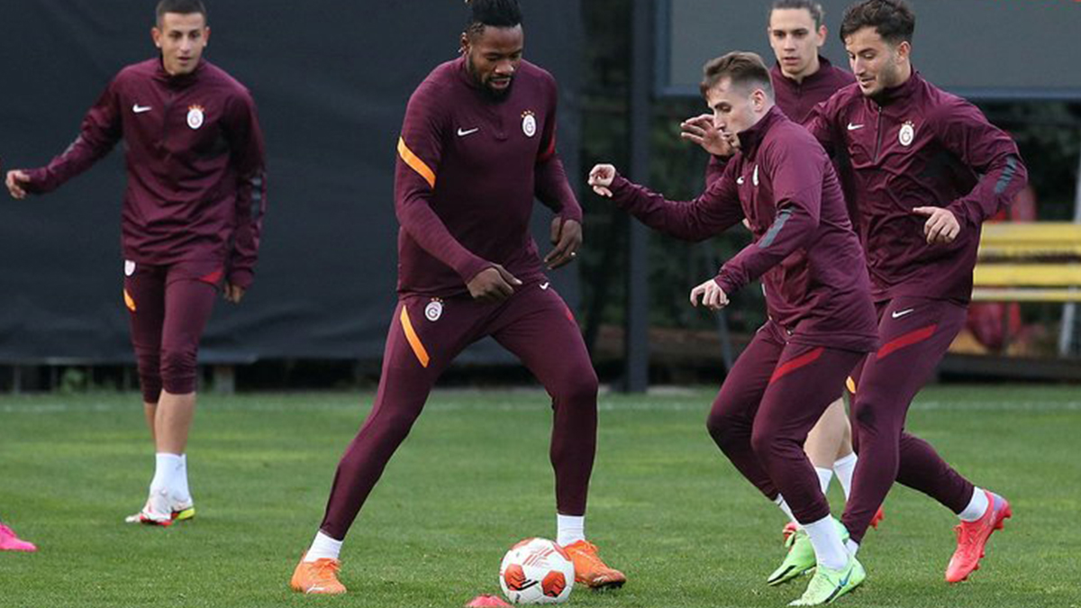 Galatasaray'da ayrılık var mı?