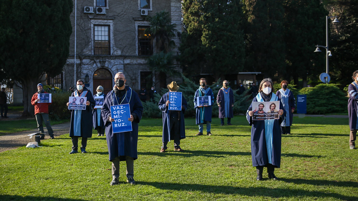 Boğaziçi protestolarının 1. yılında akademisyenlerden nöbet: Vazgeçmiyoruz