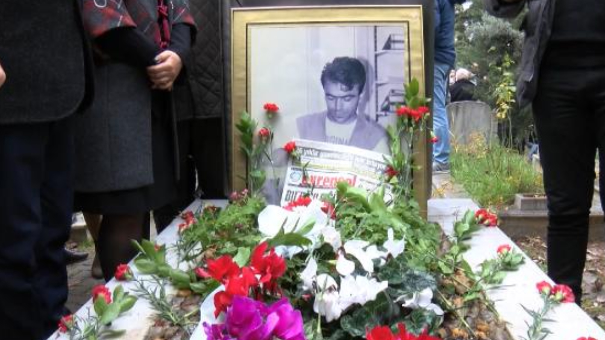 Öldürülen gazeteci Metin Göktepe mezarı başında anıldı