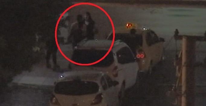 Sokak ortasında kadına şiddet kamerada