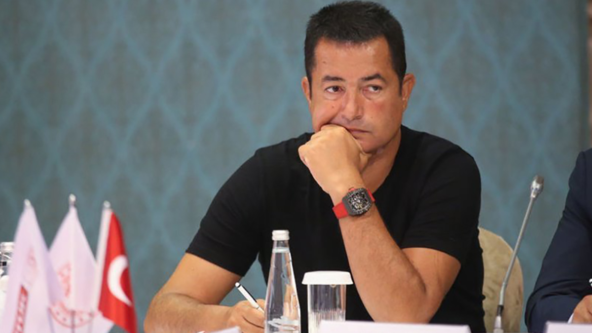 Acun Ilıcalı iki Fenerbahçeli futbolcuyu Hull City kadrosuna katacak iddiası