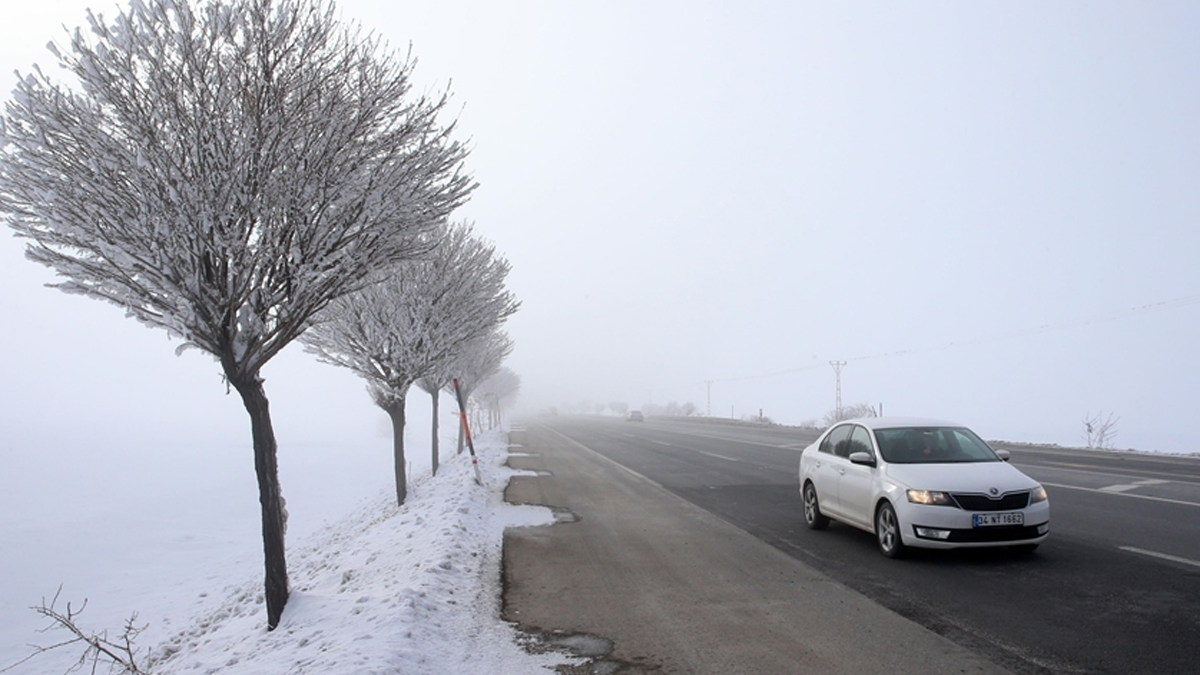 Bitlis Ahlat'ta eğitime kar engeli