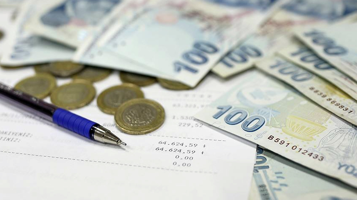 Vatandaş dövize endeksli hesaba geçmeyince, kur koruması şirketlere de açıldı