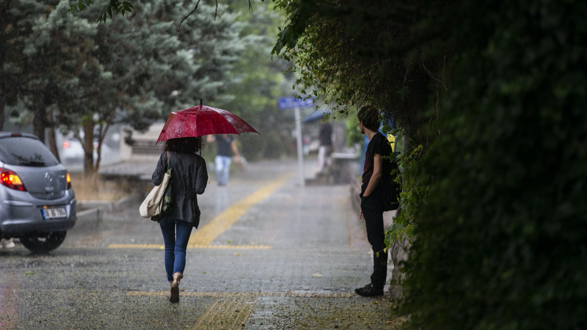 Meteoroloji uyardı! Doğuya kar, batıya kuvvetli yağış geliyor