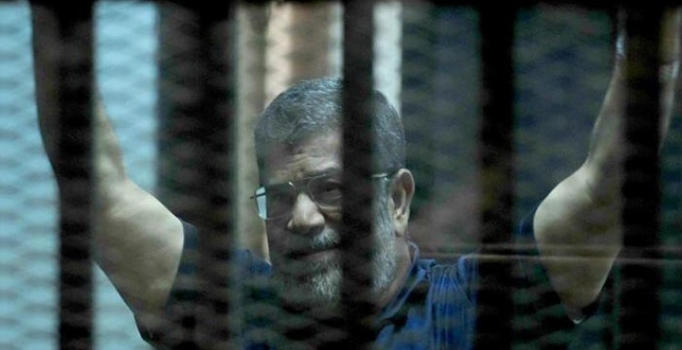 Mursi için kesin karar yarın