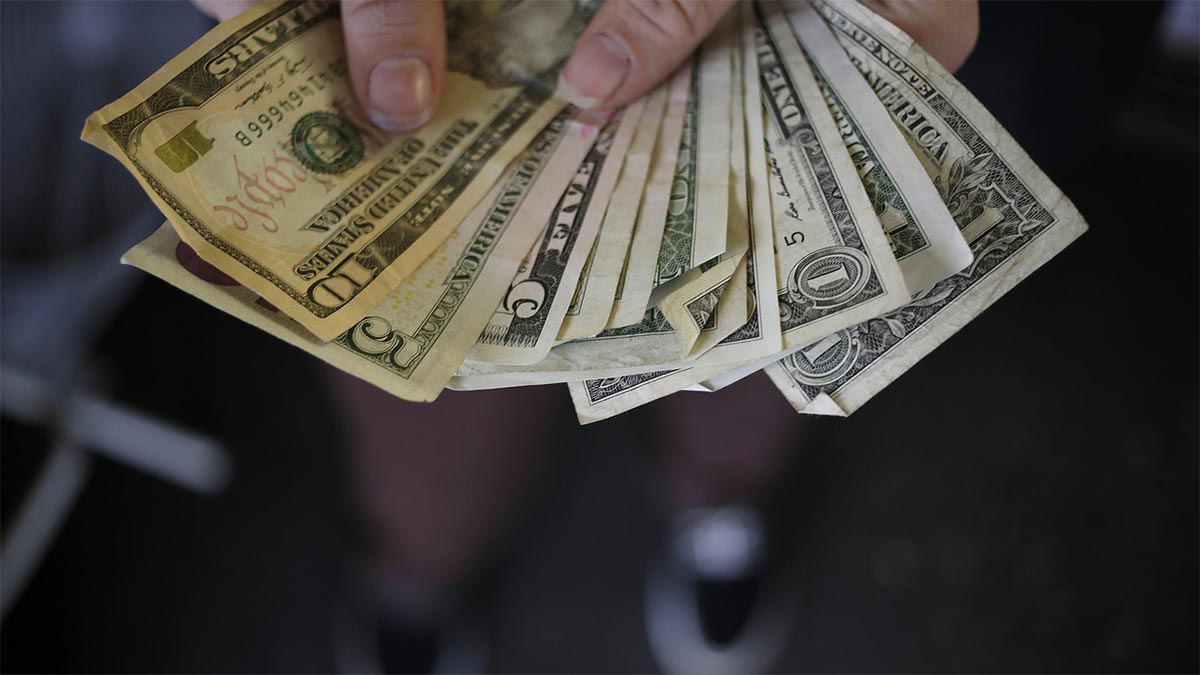 Bireylerin döviz mevduatı 1 milyar dolar azaldı