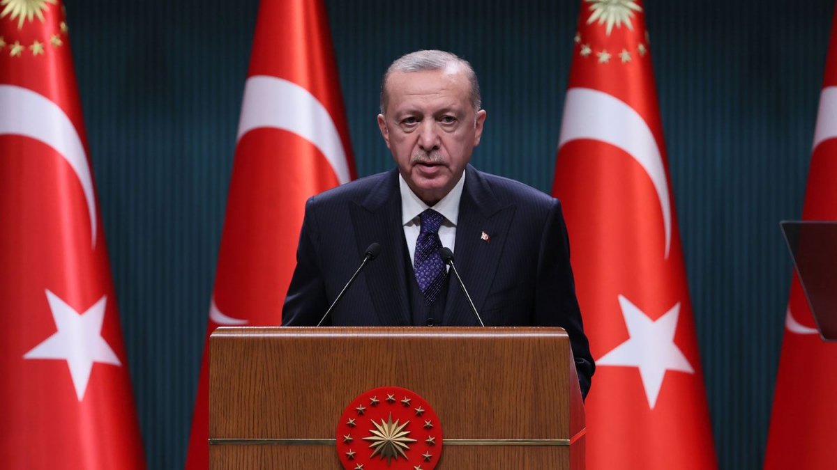 Cumhurbaşkanı Erdoğan'dan "Grizu-263A mini uydu" paylaşımı