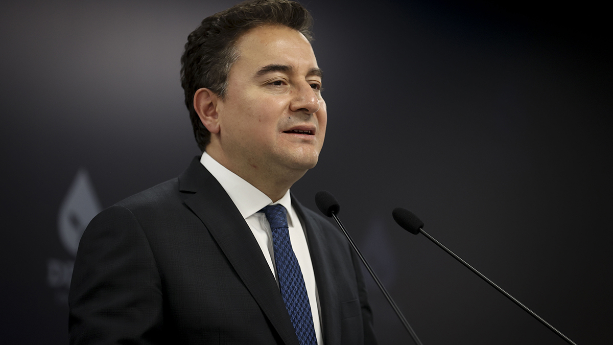Babacan: Hükümet ekonominin kontrolünü elinden kaçırdı