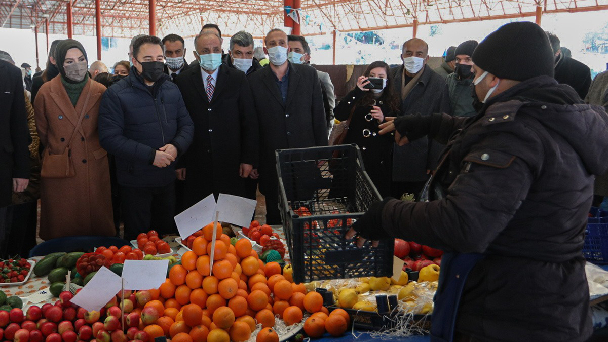 Babacan: Enflasyon zengini daha zengin fakiri daha fakir yapıyor