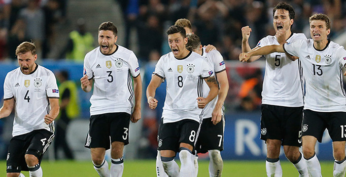Almanya, EURO 2016'da yarı finalde!