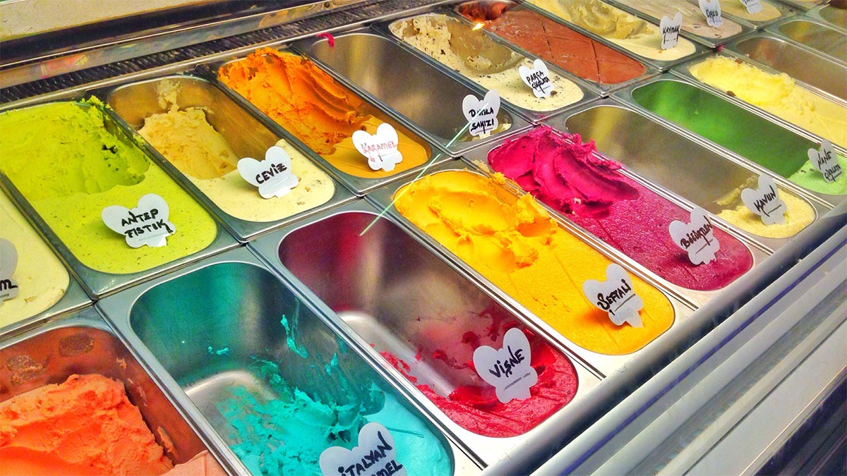 Elektriğe yüzde 127 zammın ardından bakkallar ve bayiler dondurma satmama kararı aldı