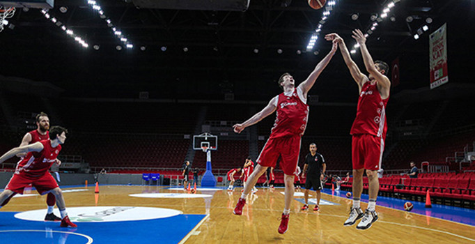 12 Dev Adam yarın Kanada ile karşı karşıya gelecek