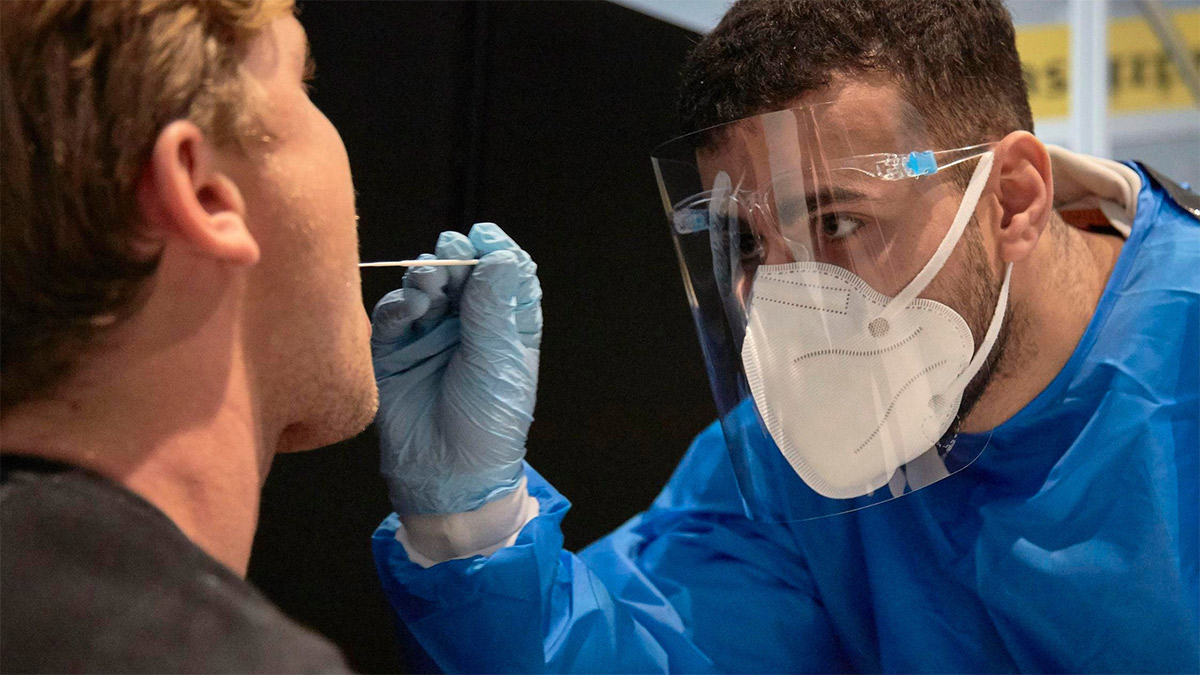 Omicron’la bağışıklık artacak Kovid yaza bitecek