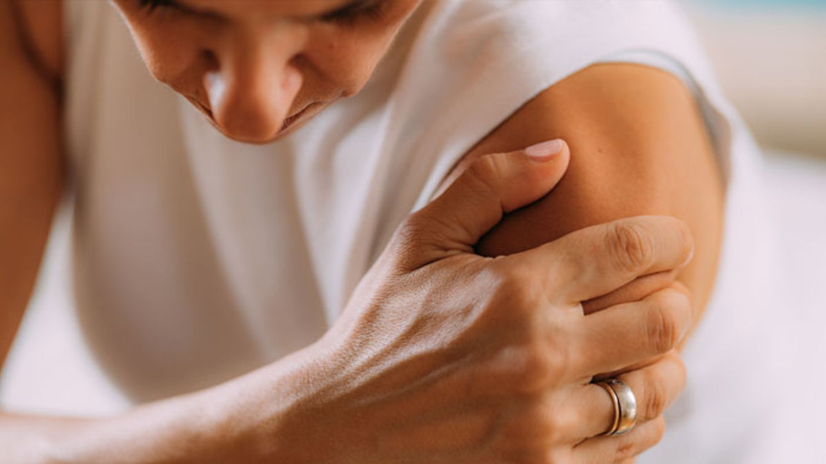 Omuzlarınız ağrıyorsa donuk omuz sendromuna yakalanmış olabilirsiniz
