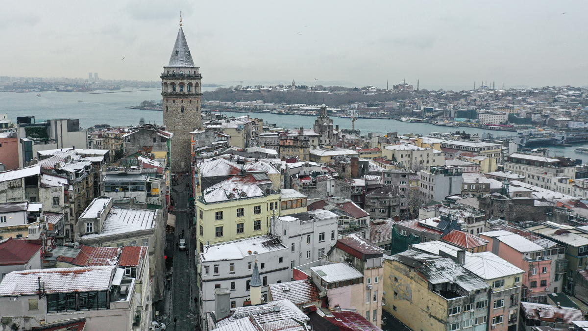 33 il için 'sarı', 16 il için 'turuncu' alarm! Yoğun kar, fırtına ve sağanak...