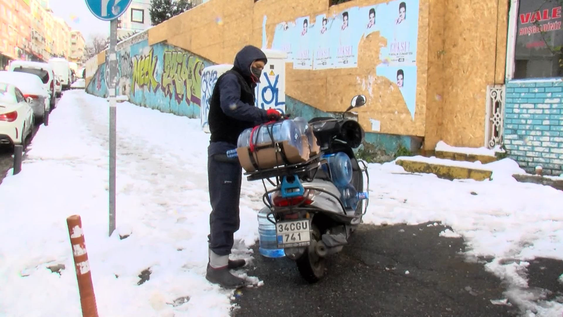 Çalışmak zorundayız