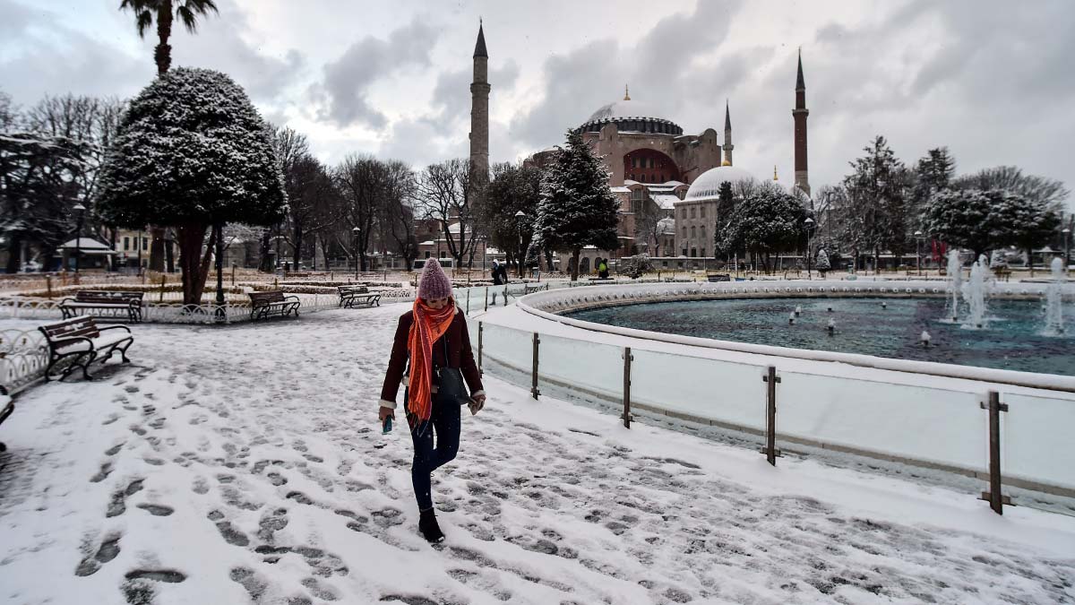 Karda düşmeden nasıl yürünür? İşte buzda yürümenin 10 kuralı
