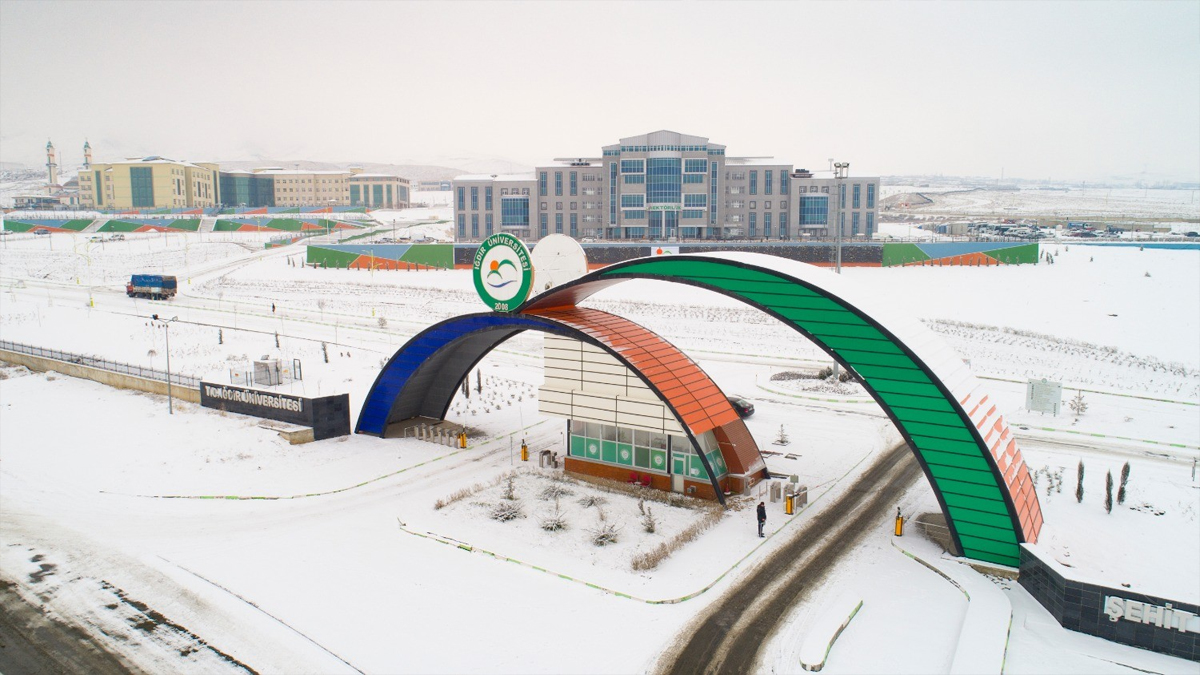 'Atama' skandalı: Dekan yardımcısı eşini öğretim görevlisi olarak kadroya aldı