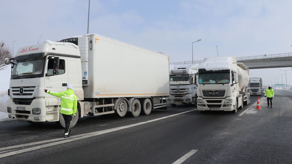 Bolu Dağı'ndan İstanbul yönüne geçişler başladı