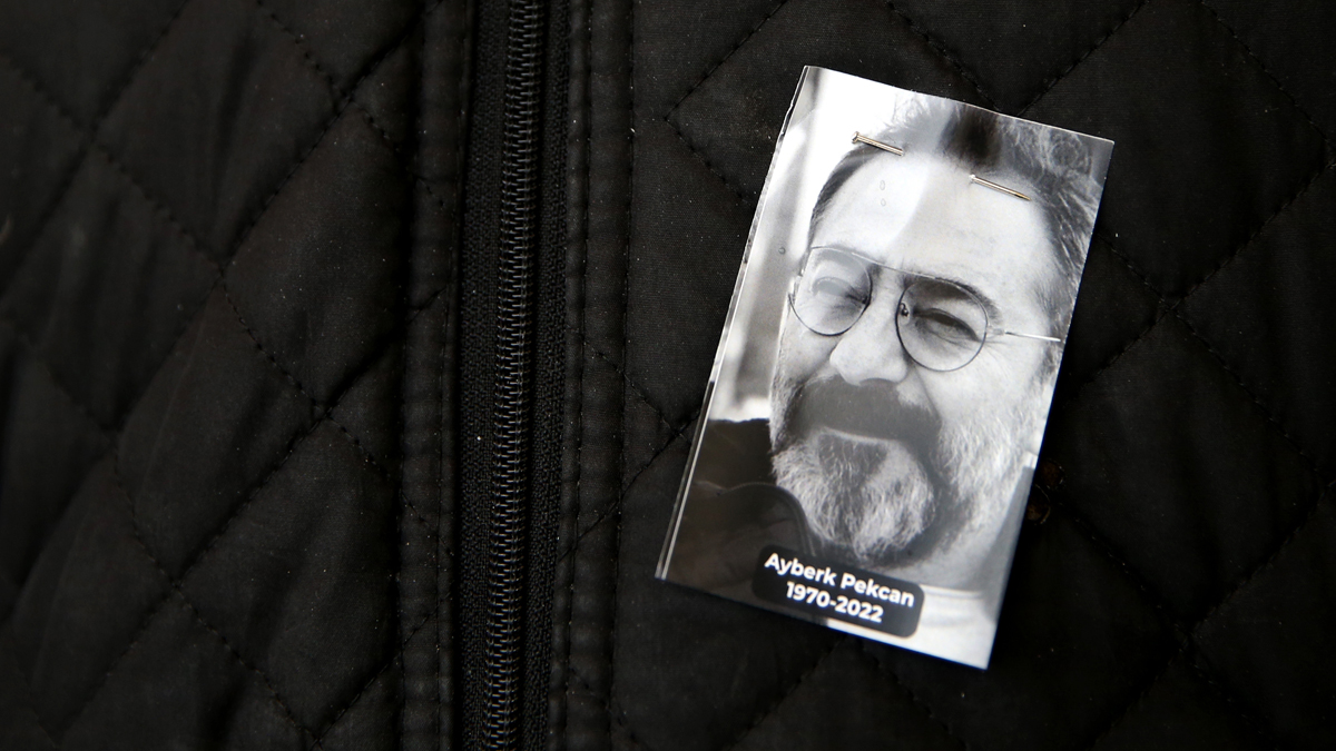 Ünlü oyuncu Ayberk Pekcan'a son görev