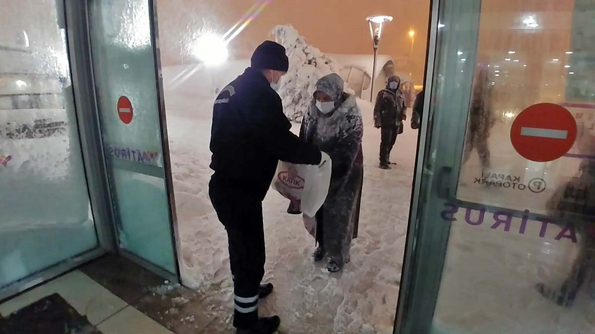 İstanbul'da bugün hastaneler ve eczaneler açık mı? İşte son durum