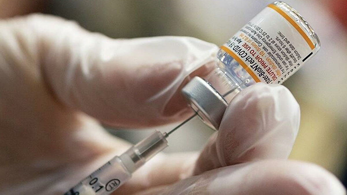 Pfizer ve BioNTech duyurdu: Omicron'a karşı özel aşı yolda