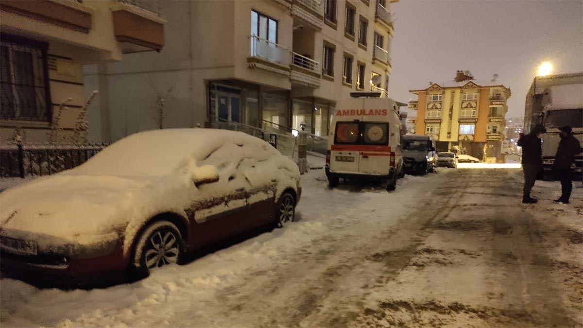 Kızını 'yasak ilişkisini söylemesin' diye öldürmüş