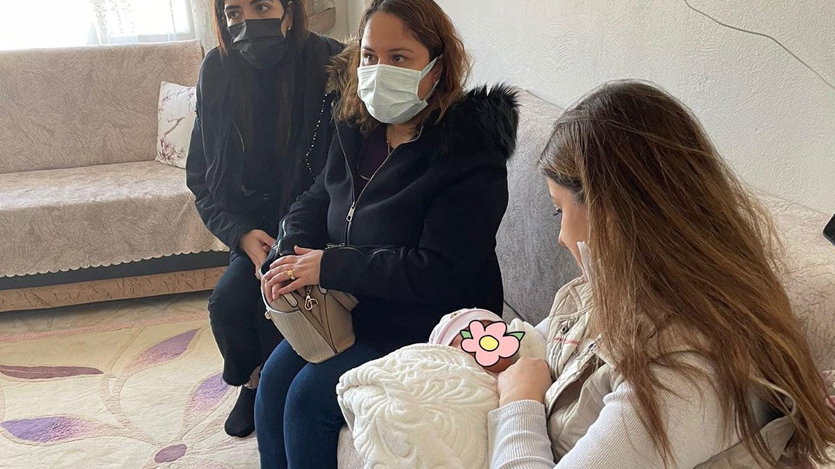 Aşısız genç anne doğum sonrası koronavirüs yüzünden öldü