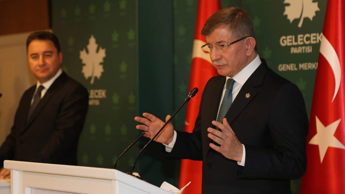 Davutoğlu ve Babacan ortak basın açıklaması yaptı: Türkiye her an seçime gidebilir