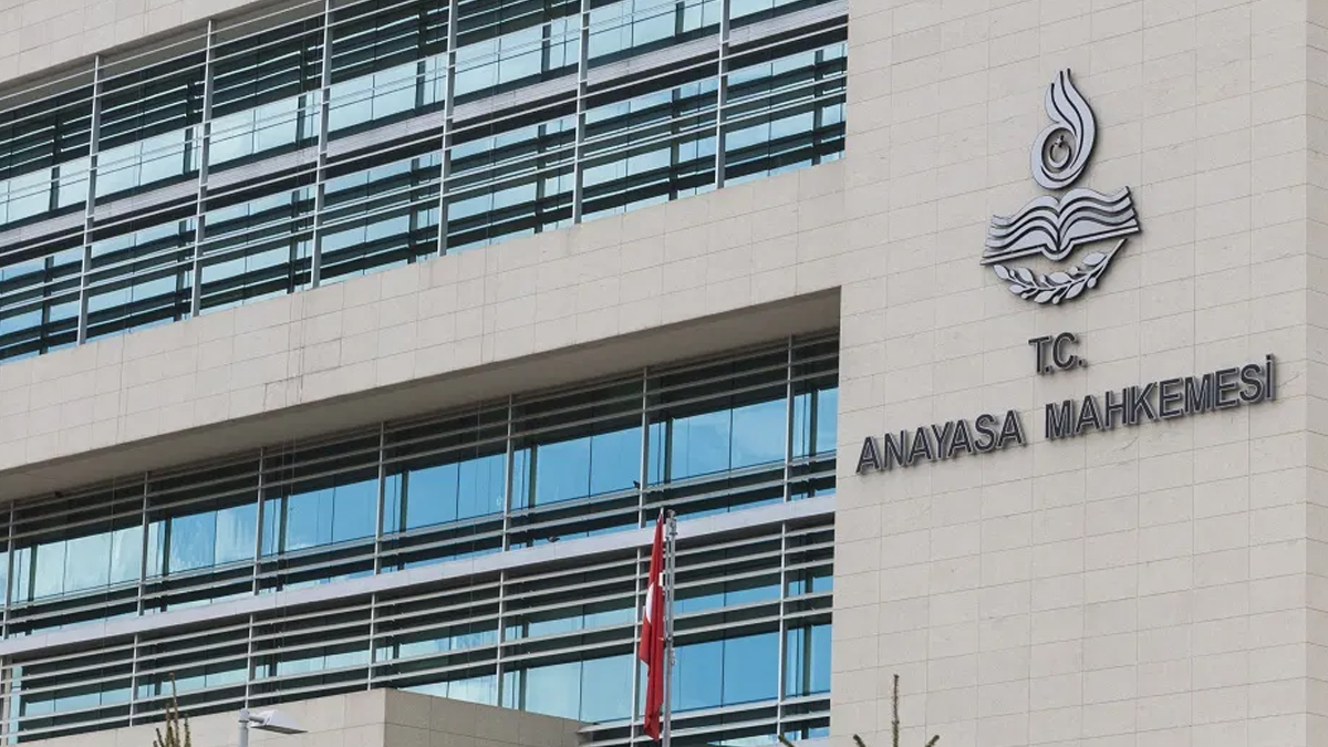 AYM'den önemli karar: KHK ile pasaport iptali Anayasa'ya aykırı