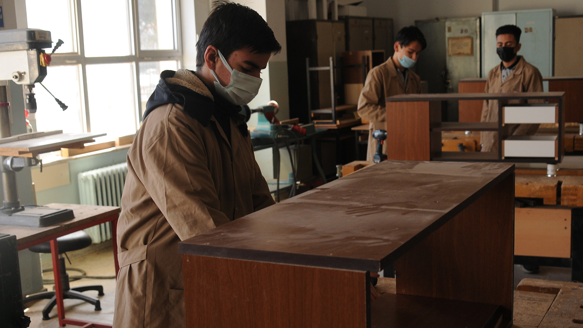 Fabrika gibi lise! Cirosu sektördeki fabrikalara yaklaştı