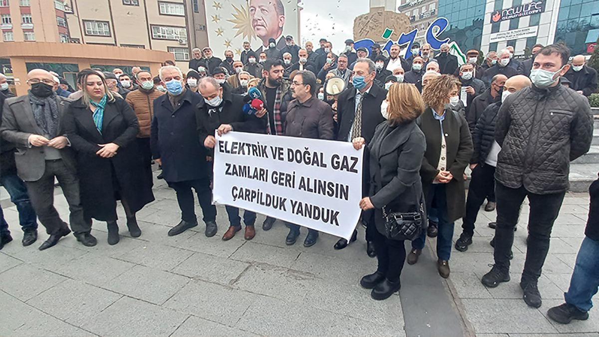 Rize'de elektrik ve doğalgaz zammı protestosu: Çarpilduk, yanduk