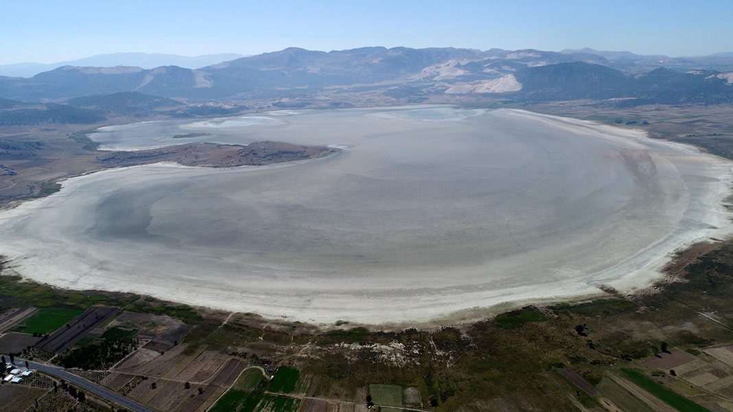 100 bin kilometrekarelik bölgeyi 'aşırı kullanım' yok etti