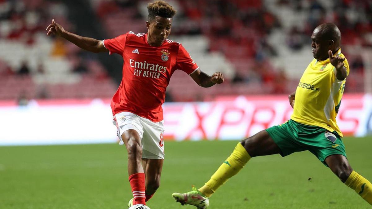 Beşiktaş'tan Galatasaray'a Fernandes çalımı