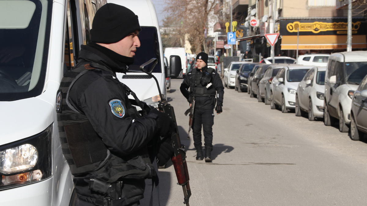 İHD Diyarbakır şubesine terör operasyonu