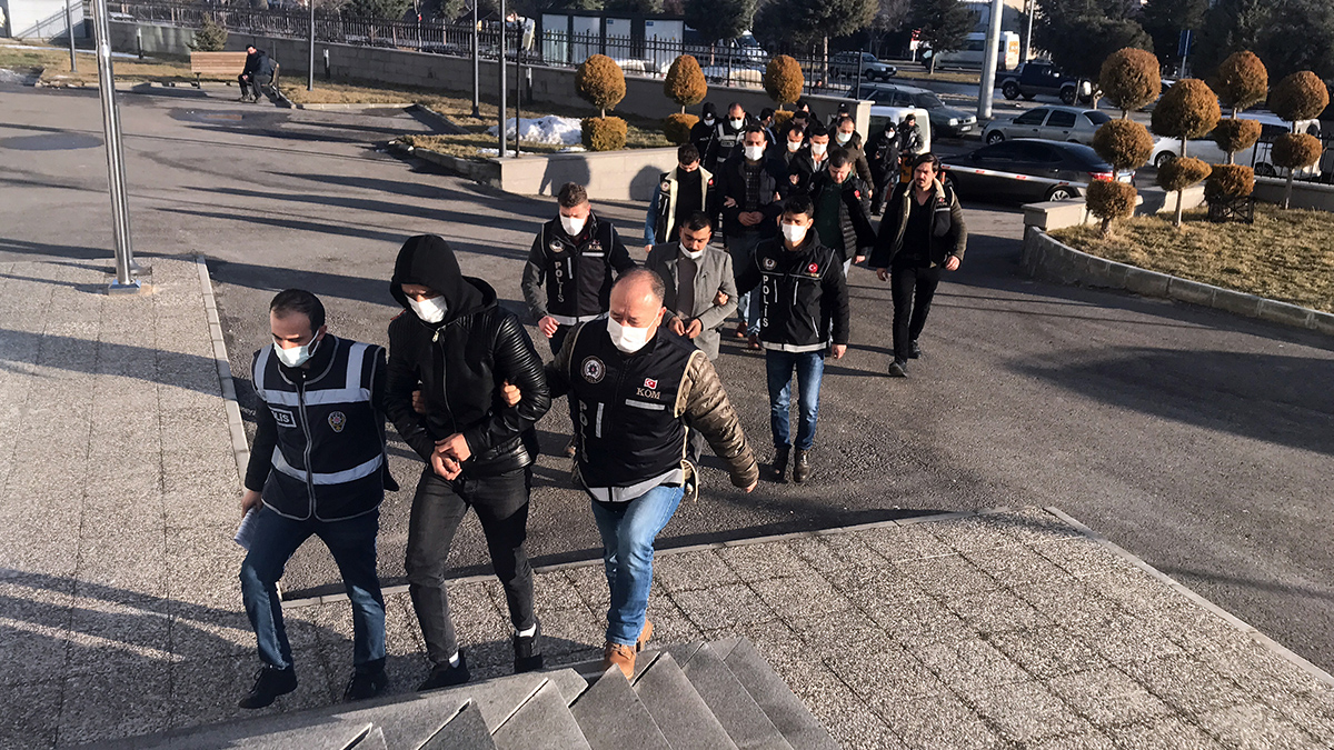 Karaman'da 'suç örgütü'ne operasyon: 8 gözaltı