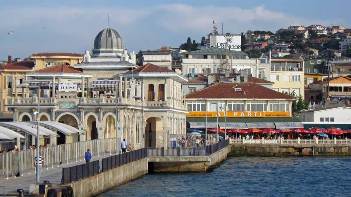 TDİ, İBB'ye devrettiği iskeleleri 15 yıl sonra geri istedi, CHP tepki gösterdi