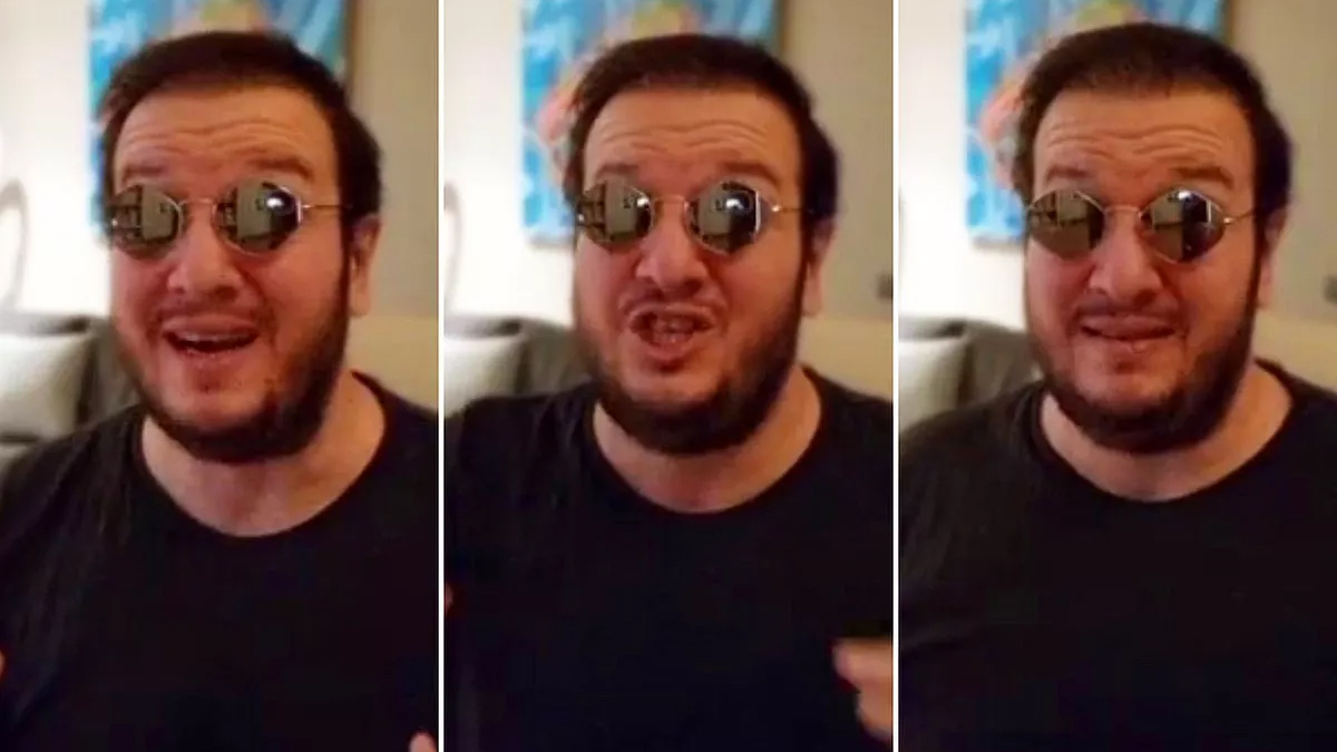 Şahan Gökbakar, Oytun Erbaş'ı tiye aldı: Şakaları çöpten toplardık