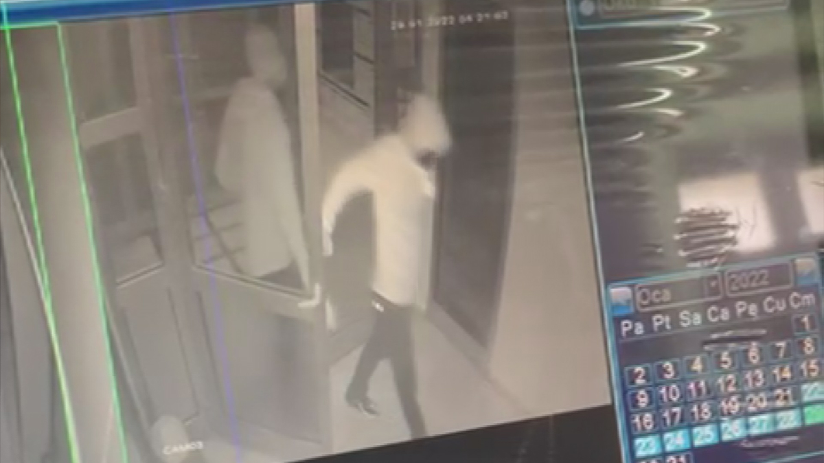 Büyükçekmece'de akılalmaz hırsızlık: Uyanan çocuğu uyutup soyguna devam ettiler