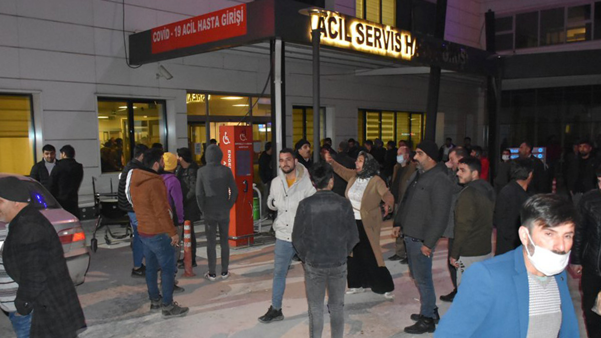 Barışmak için bir araya gelen taraflar arasında silahlı çatışma