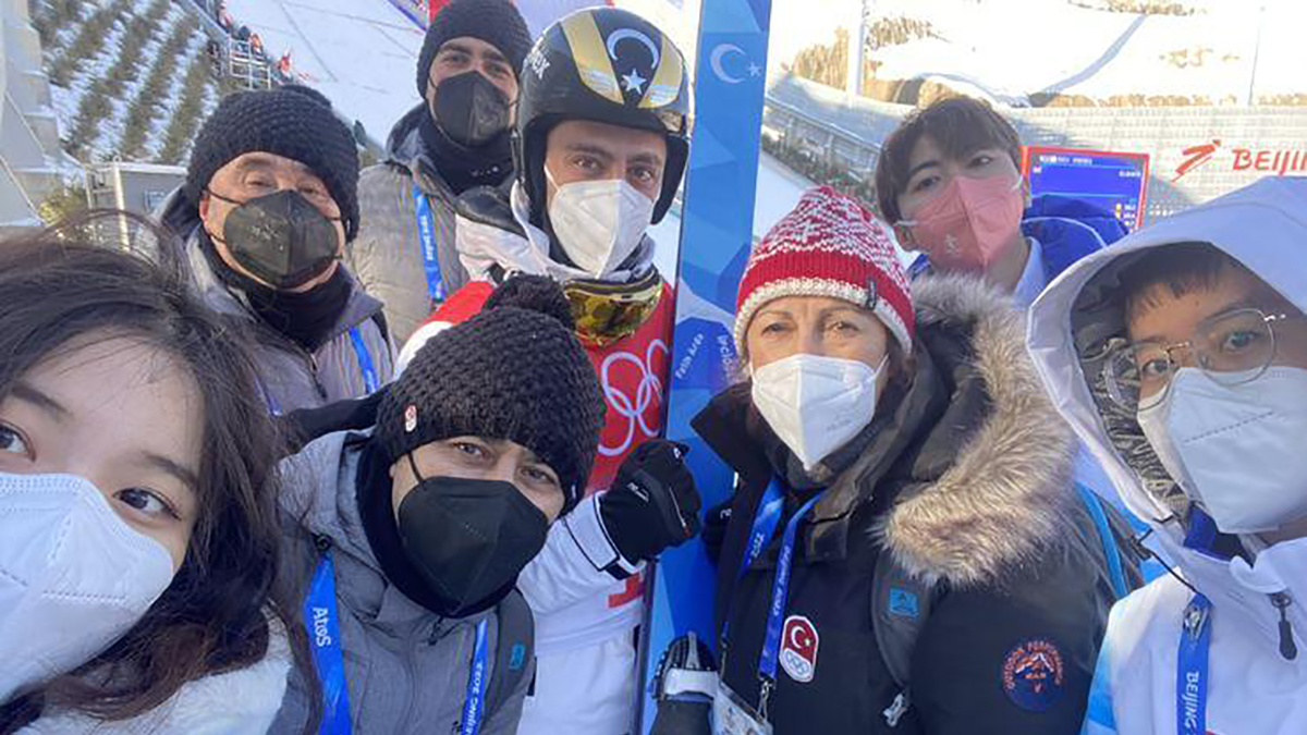 Olimpiyatta 'Doğu Türkistan Bayrağı' krizi