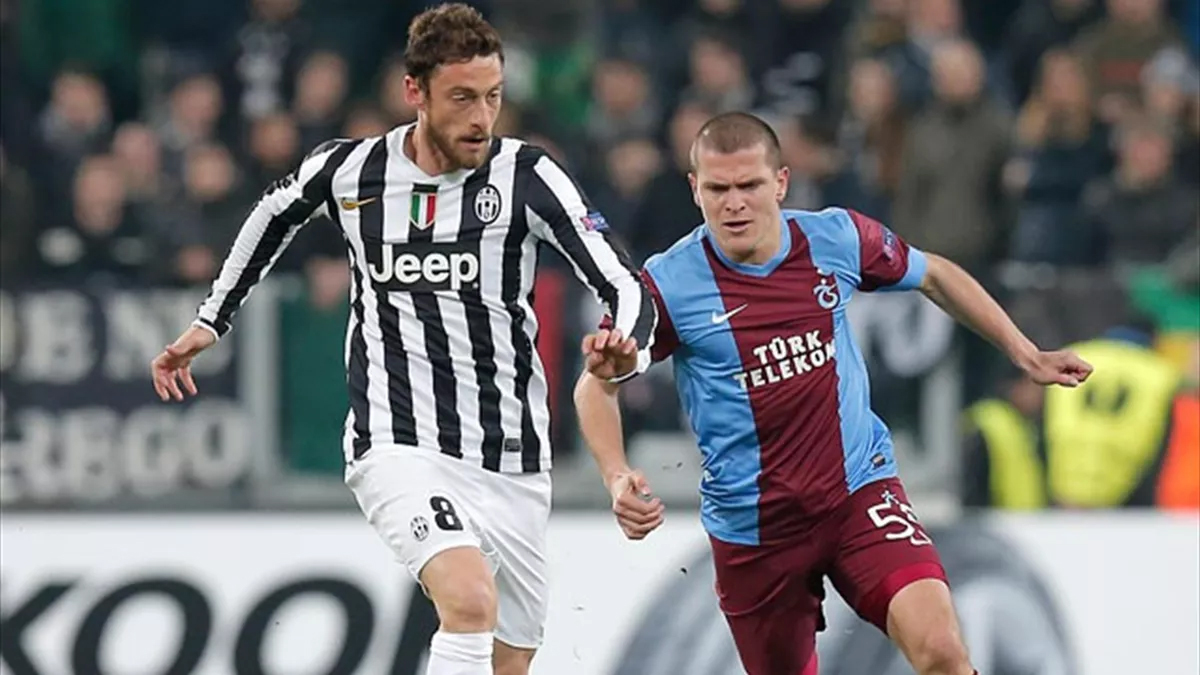 Alex Bourceanu : Morutan ve  Cicâldău, Romanya'nın en iyi futbolcuları