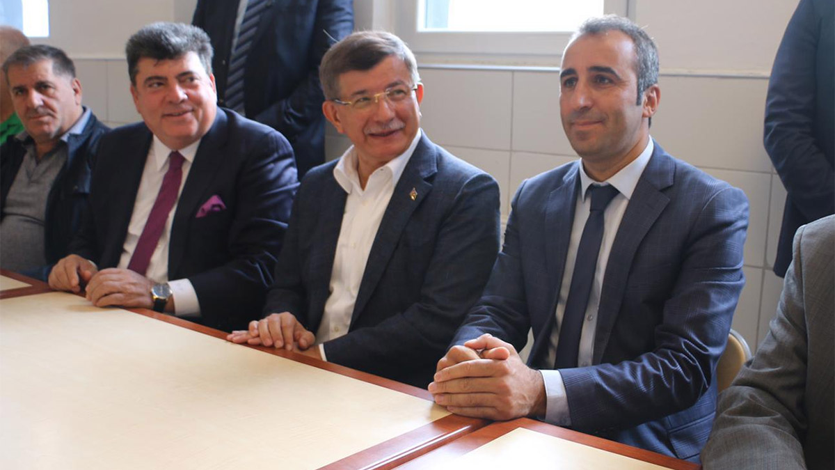 Davutoğlu, Alevi Dernekleri Federasyonu Başkanı Celal Fırat ile görüştü