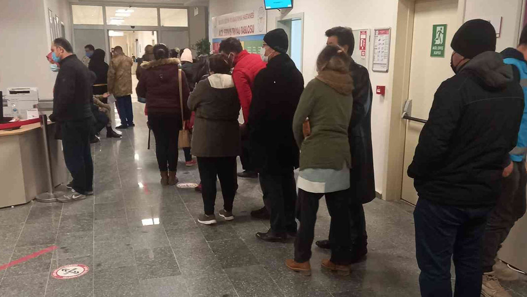 Bilecik'te binlerce kişi aynı şikayetle hastaneye başvurdu! Uzun kuyruklar oluştu