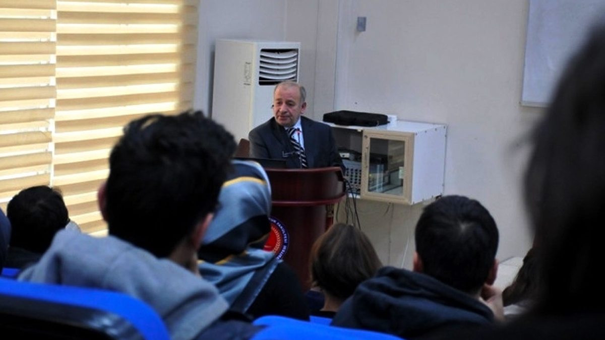 Prof. Dr. İzzet Özgenç daha önce özür dilediği 'OHAL' çıkışını tekrarladı