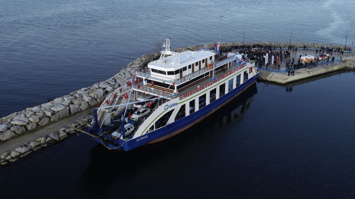 Erdek'ten Marmara Adası'na feribot seferleri başladı