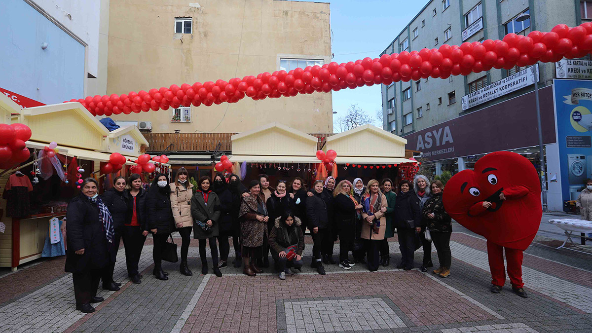 Kartal Belediyesi Kadın Emeği Pazarı 14 Şubat teması ile açıldı