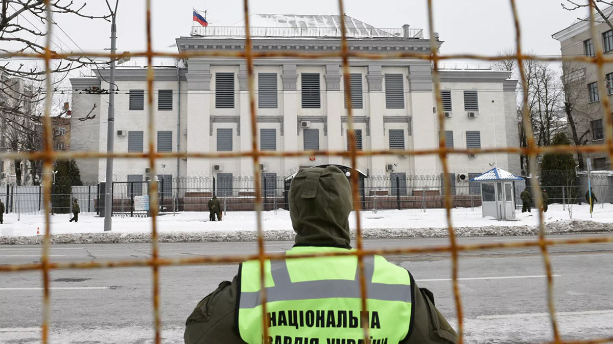 Bölgede tansiyon yükseliyor! Rus diplomatlar Ukrayna'dan ayrılıyor