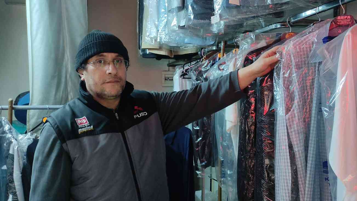 40 yılda ceket ve montların cebinde 400 bin liralık para ve altın buldu